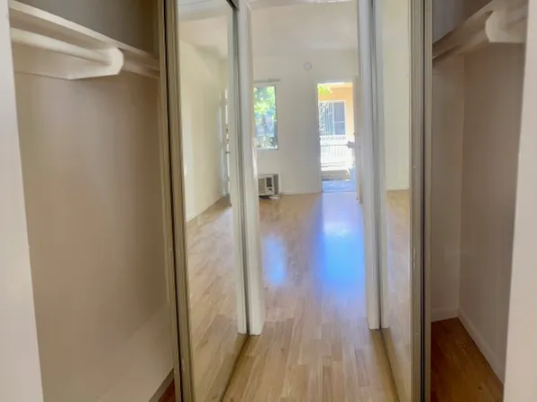 4804 Franklin Ave APT 8, Los Angeles, CA 90027
