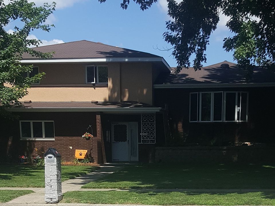1st image of 230 Lark Ln