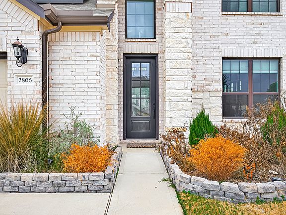 3rd image of 2806 Tumlinson Dr