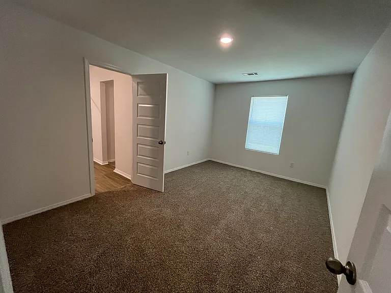 430 Moonlight Graham Blvd — Photo 5