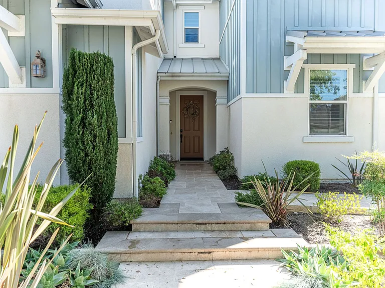 106 Aims — Photo 2
