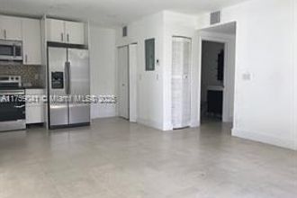 4th image of 1450 NE 147th St