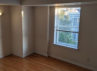 746 S 4th St #3F, Philadelphia, PA 19147