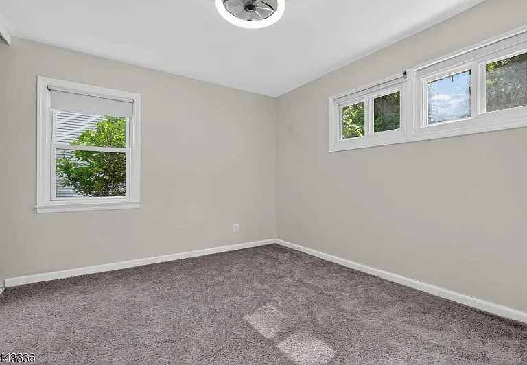 42 Woodcrest Dr — Photo 9