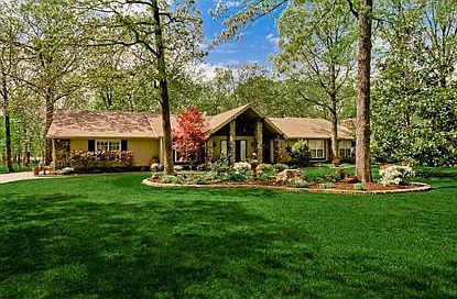 1st image of 11916 Hickory Dr