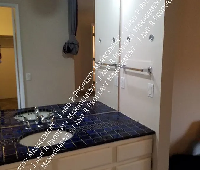 203 Dunbarton Cir — Photo 1