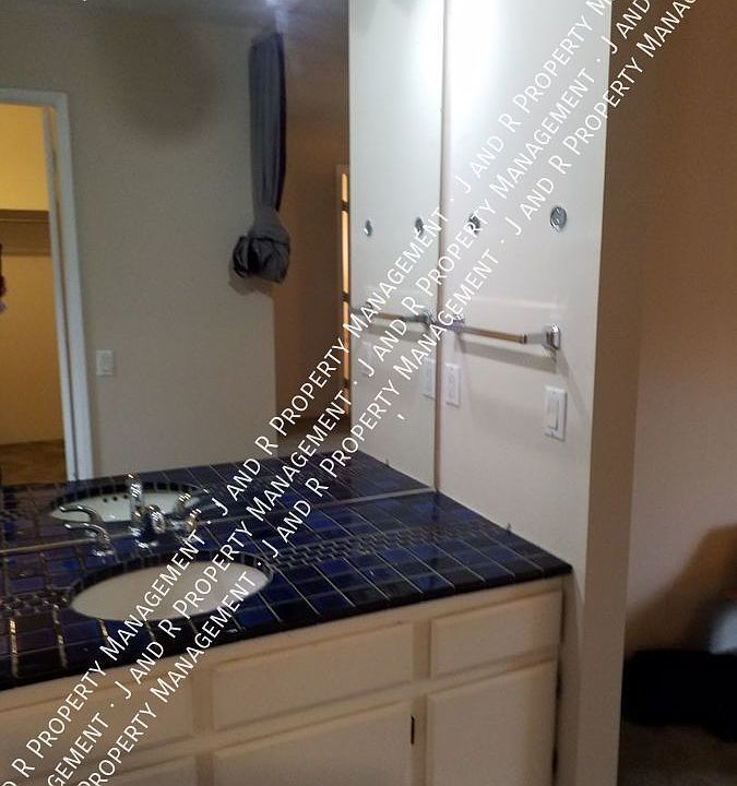 1st image of 203 Dunbarton Cir