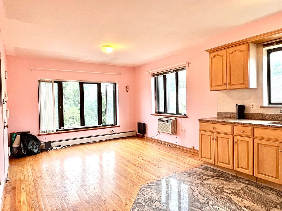 1st image of 165-14 Crocheron Ave Floor 3