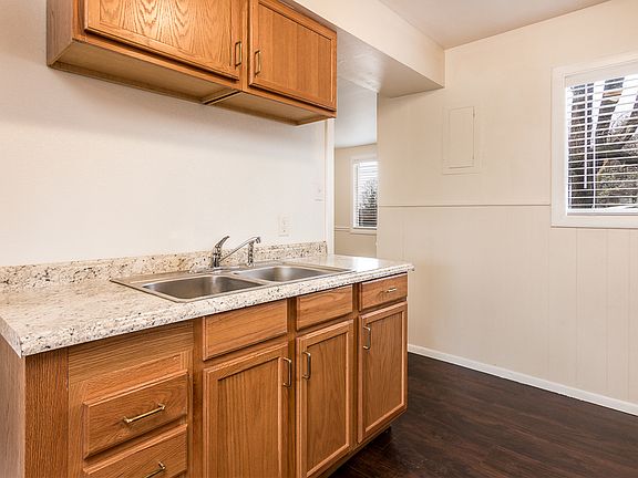 5th image of 1105 Saint Patrice Ln