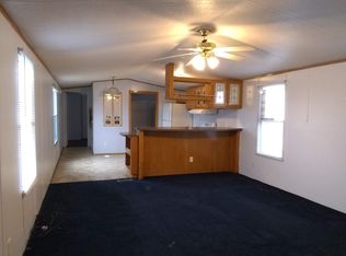 4 River Cir, Ravenswood, WV 26164