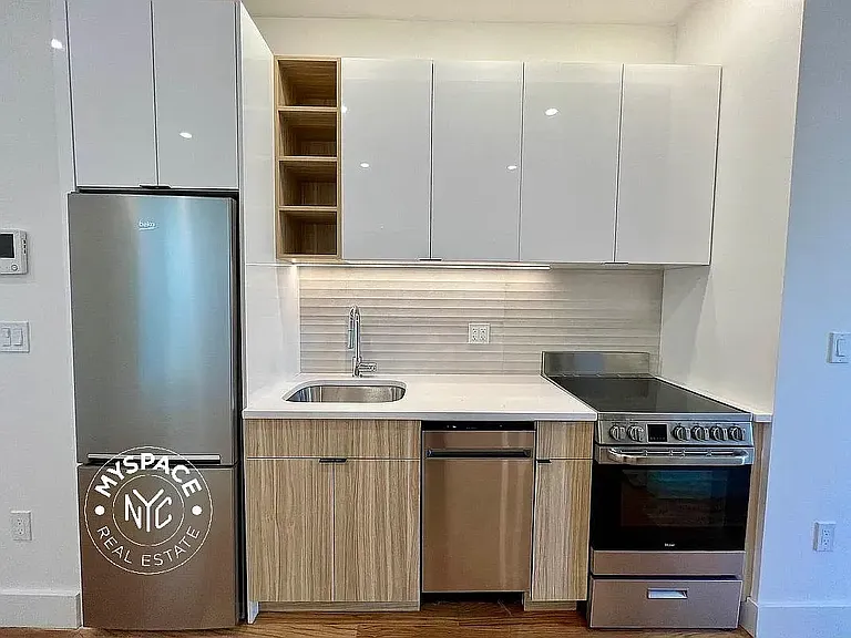 1823 Woodbine St #3C — Photo 2