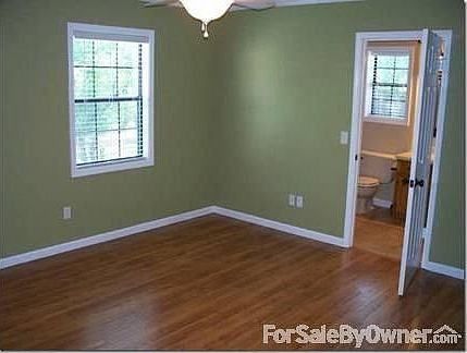 Master bedroom
						:
						Wood & ceramic tile thoughout is perfect for people with allergies.