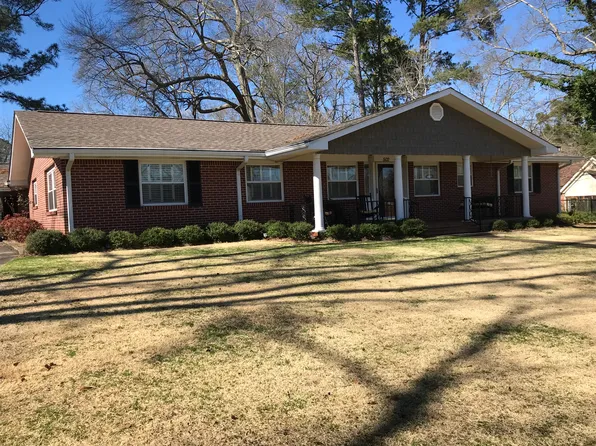 502 Parkway Dr, Trussville, AL 35173