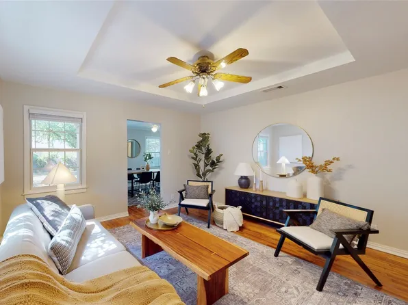 2800 W Biddison St, Fort Worth, TX 76109