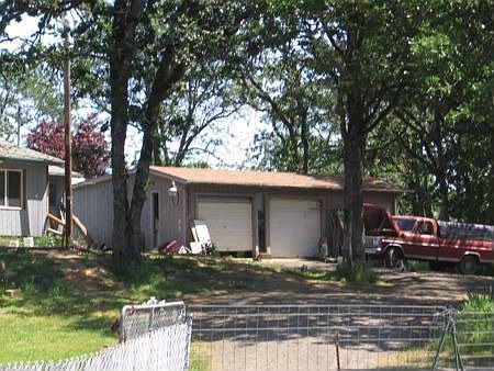 2 CAR GARAGE/shop