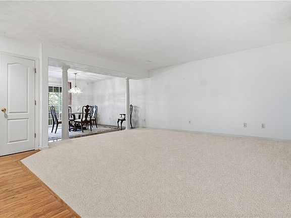 5th image of 2003 Ridge Rd