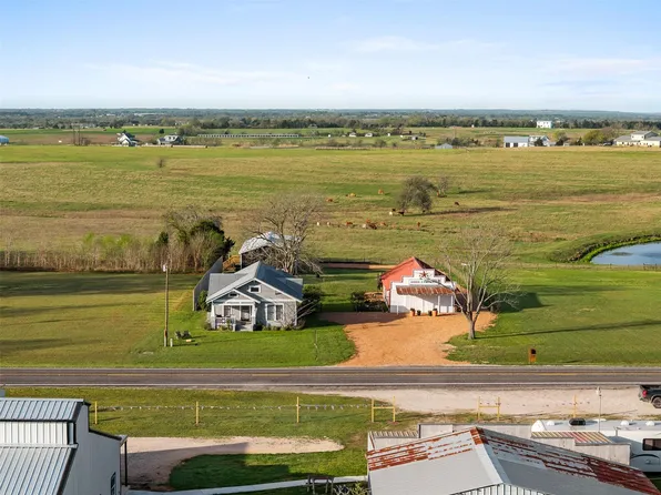 458 1731st Spur, Carmine, TX 78932