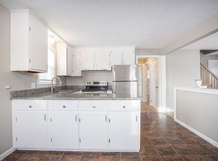 27 Campbell Dr, Agawam, MA 01001