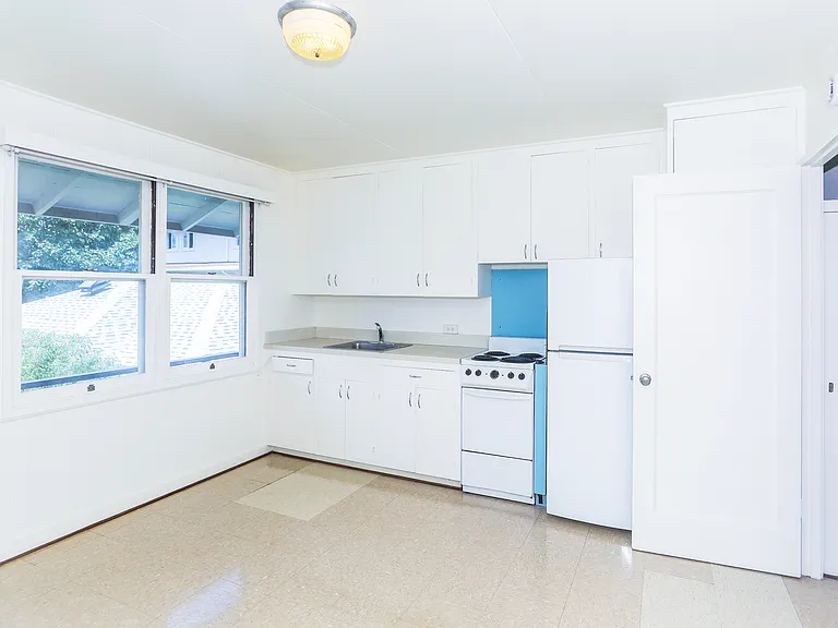 1918 Waiola St #4 — Photo 5