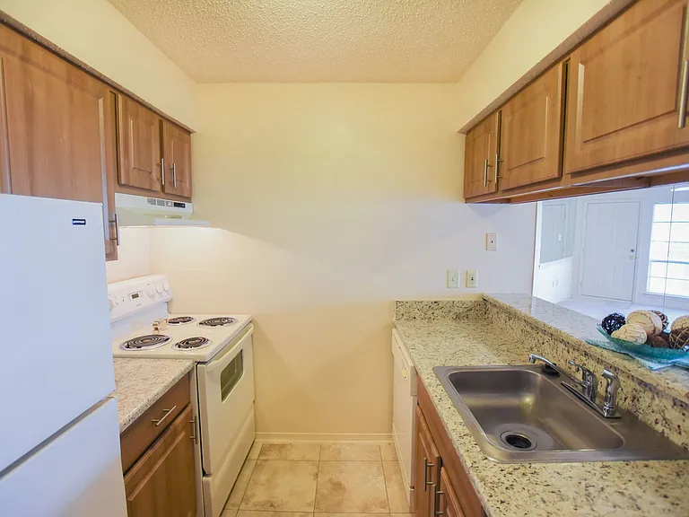 Grand Palms — Photo 34