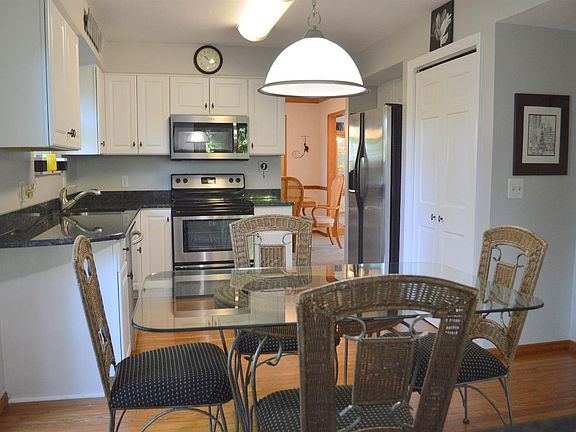 5th image of 18 Peachtree Ct