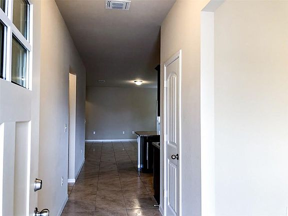 3rd image of 2306 Bettylou Ln