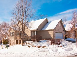11921 Tiffany Ln, Eden Prairie, MN 55344
