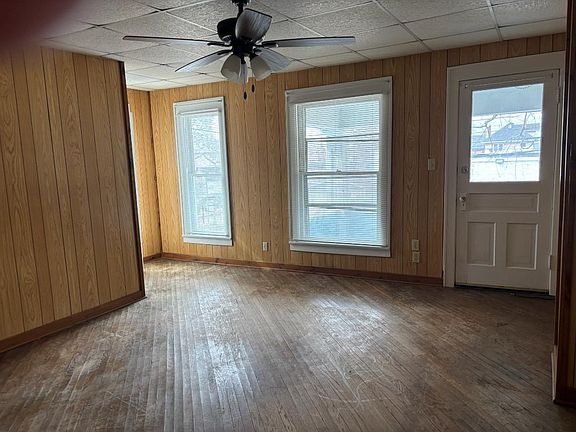 5th image of 136 Baker St #4