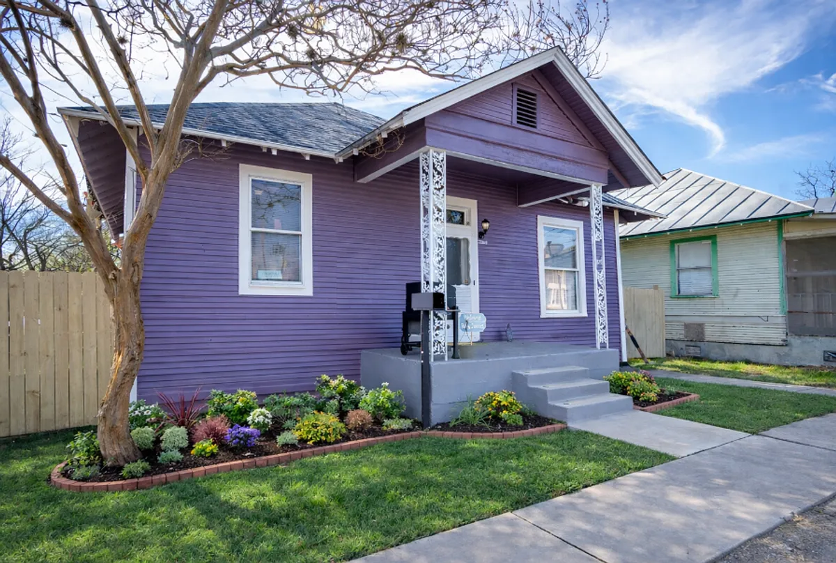 Building Photo - 4115 S Presa