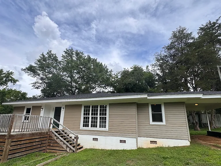 110 Stone Creek Dr — Photo 1