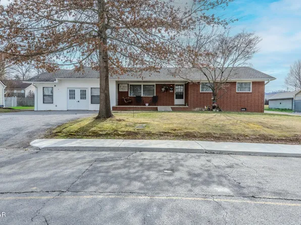 215 Valley Dr, Pigeon Forge, TN 37863