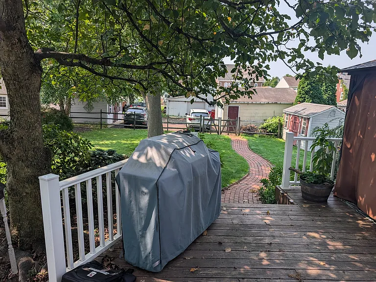 32 Franklin Ave — Photo 3