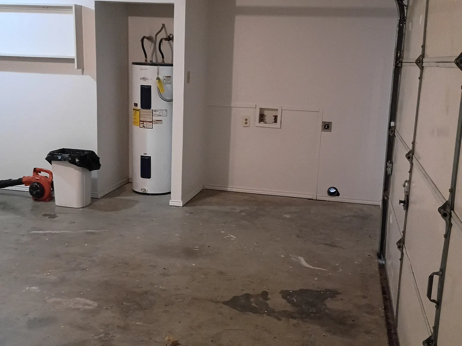 3 bed, 1343 sqft, $2,200 — Photo 2