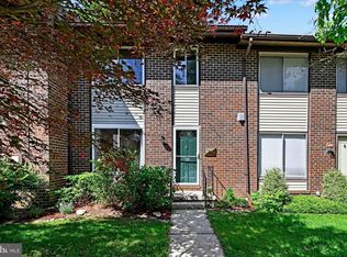 25 Strabane Ct, Parkville, MD 21234