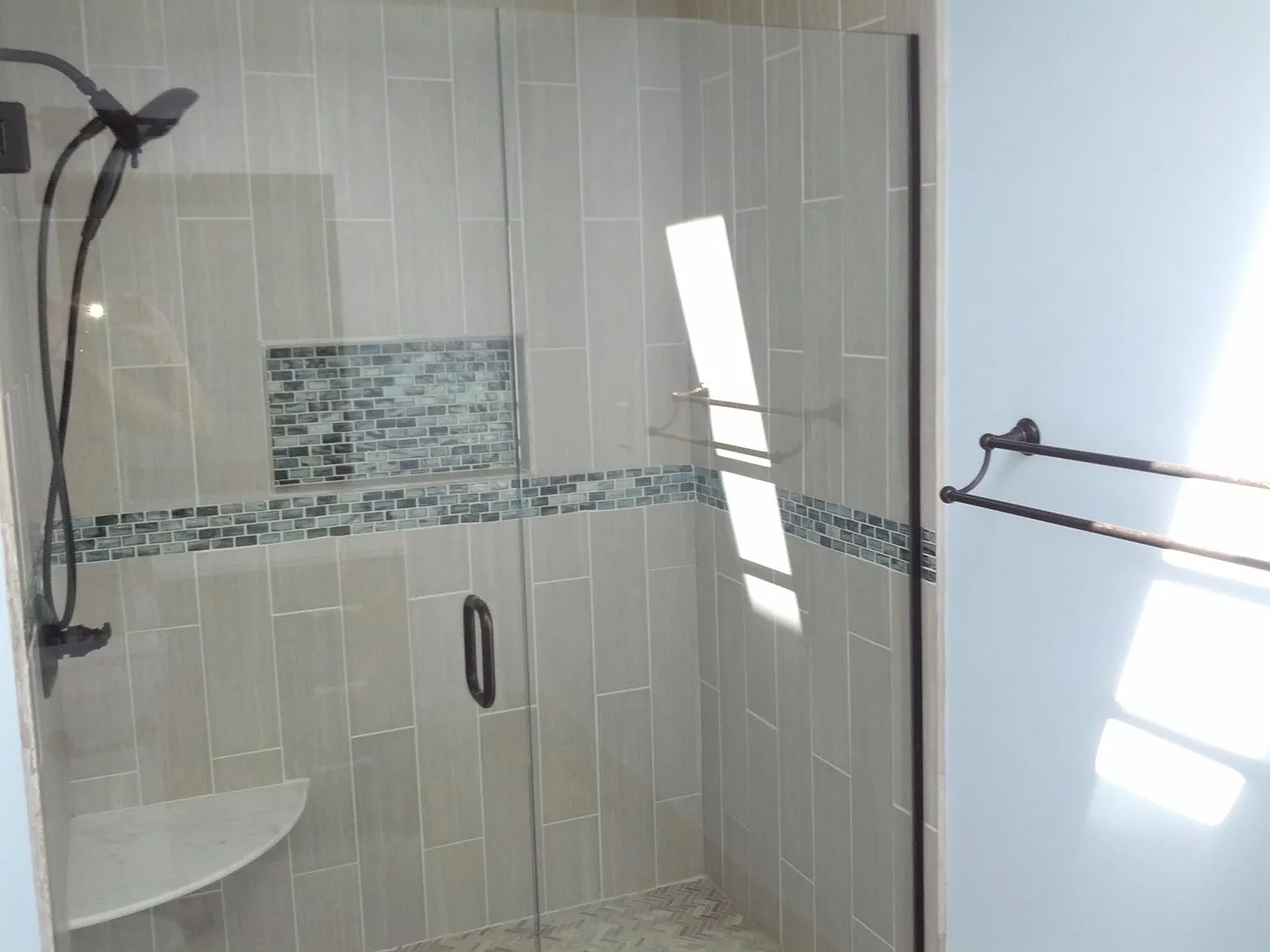 4 bed, 2.5 bath, 2216 sqft, $3,000 — Photo 3