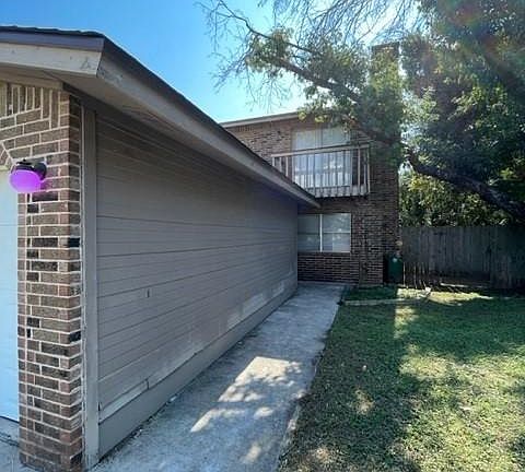 2nd image of 2101 Granberry Dr #B