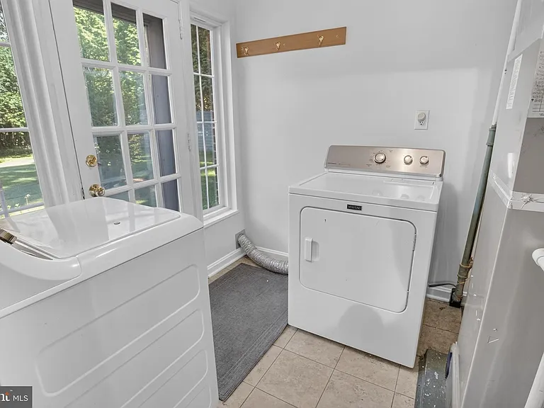 7803 Marbury Rd — Photo 12