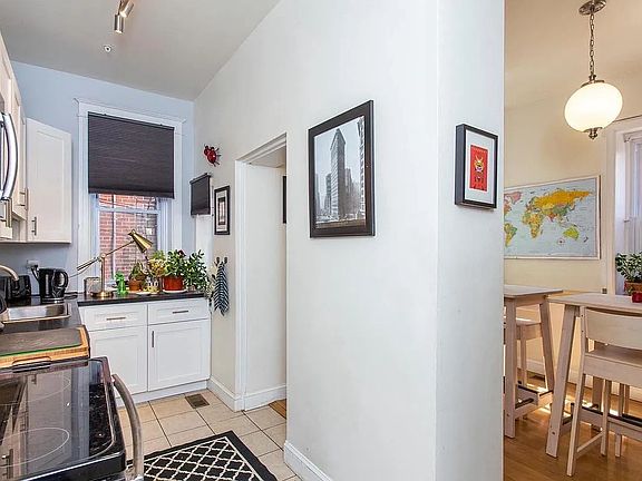 3rd image of 922 S 49th St APT 2