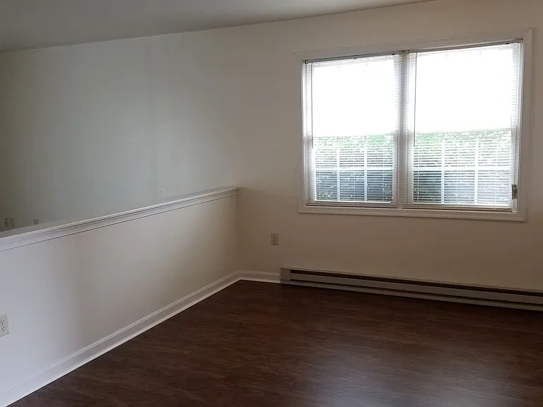 435-437 Chartridge Dr — Photo 7