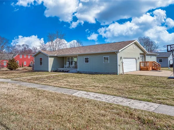 1407 S 6th St, Marshall, IL 62441