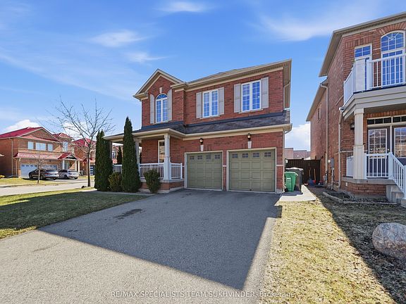2nd image of 42 Delphinium Way