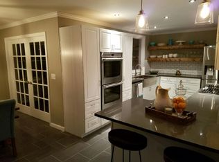 10 Old Black Point Rd, Niantic, CT 06357