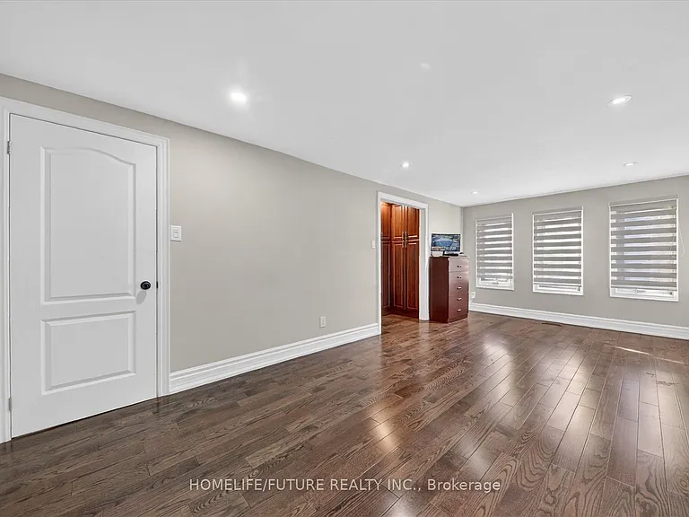 37 Elson St #UPPER — Photo 23