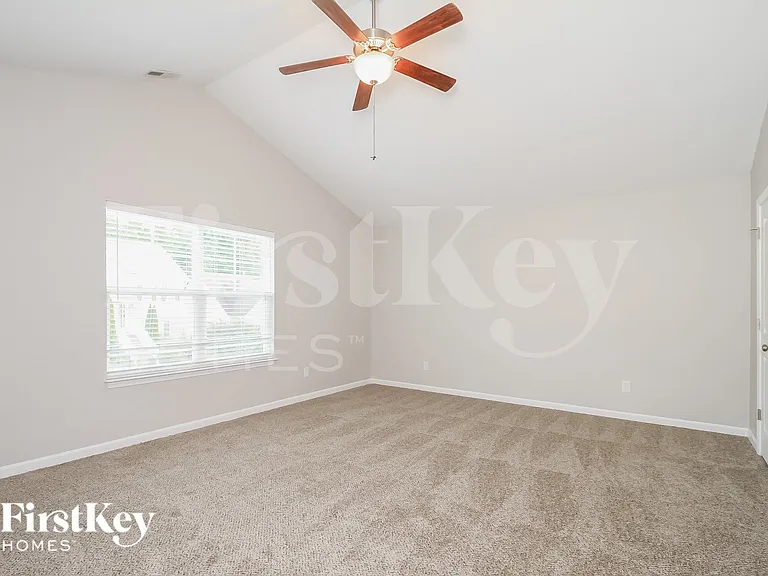 825 Winterside Ln — Photo 7