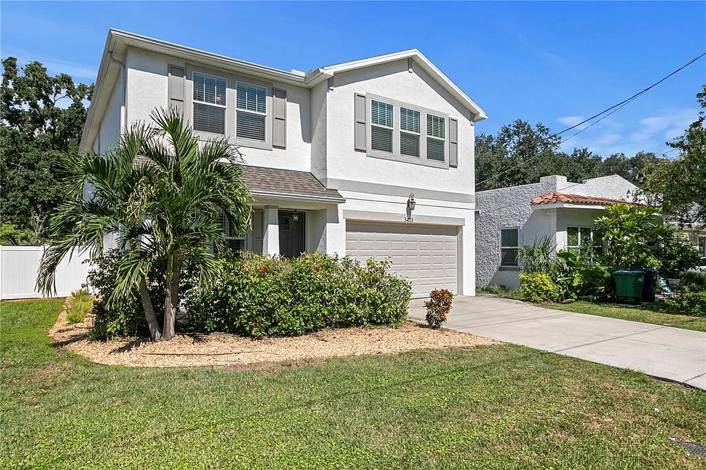 5 bed, 5.0 bath, 3480 sqft, $9,500 — Photo 1
