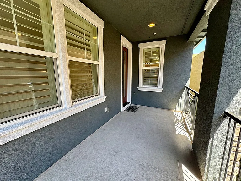 1658 N Pole Pl #1 — Photo 34