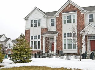 502 Plaza Pl, Aurora, IL 60504