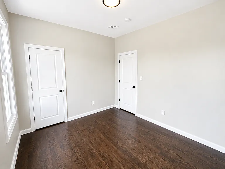 21 Chelsea Ave — Photo 12