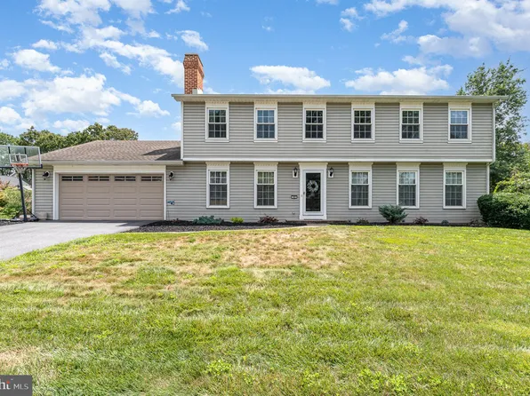 502 Kentwood Dr, Mechanicsburg, PA 17050