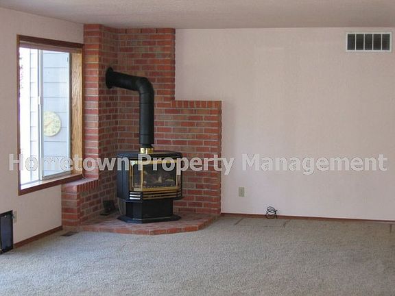 3rd image of 3020 56th Ct SE